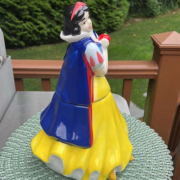 New Disney Snow White Cookie Jar 13”. Absolutely gorgeous! - Picture 7 of 12